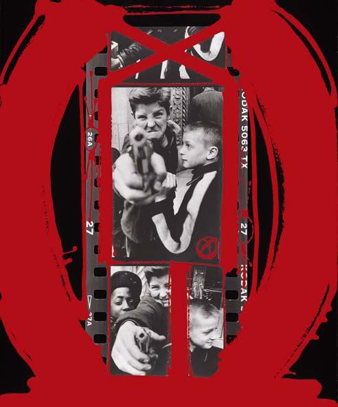William Klein, Gun 1, 1955, dipinto 1999 (dalla sezione Contatti dipinti), © William Klein.