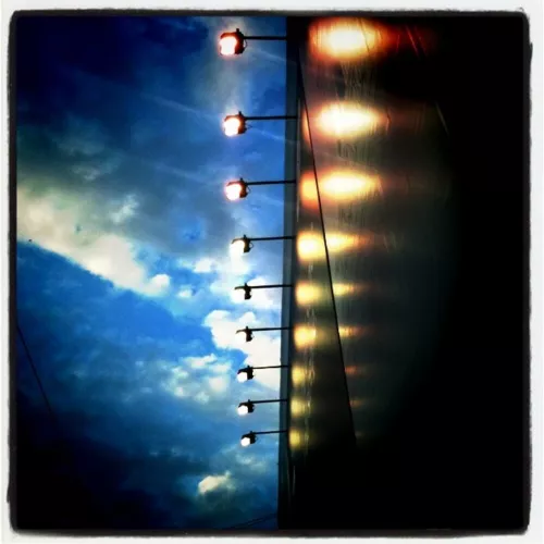 tramonto a sx / billboard a san babila a dx @ fifty / fifty (quite figous).