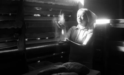 29° giorno dell’invasione, Ho aiutato le ragazze a fare il pane.