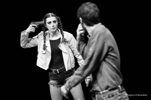 It’s app to you. O del solipsismo, Bahamut Teatro.