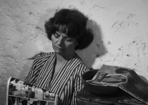 Elsa Morante in una scena di Accattone, 1961, regia di P. P. Pasolini.