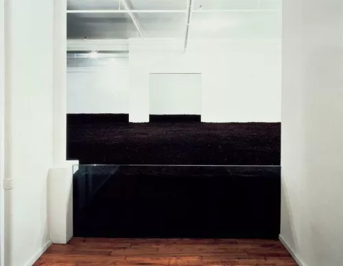 Walter De Maria, The New York earth room, 1977, ph John Cliett.
